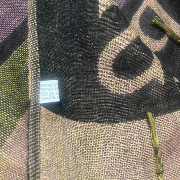 PARIS Gold & Mauve Purple Eiffel Tower Neck Scarf/Wrap - Picture 3 of 4